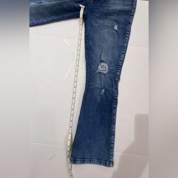Studio F lightly used double button high waisted straight leg jeans. Size 4 - Picture 4 of 6